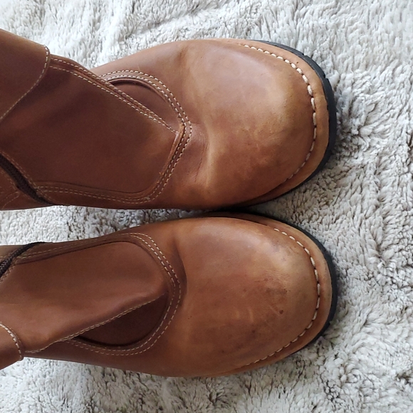 Clarks Indigo Rd. Brown Leather Mid Calf Heeled Heavier Weight Boots Size 11 - Picture 2 of 6
